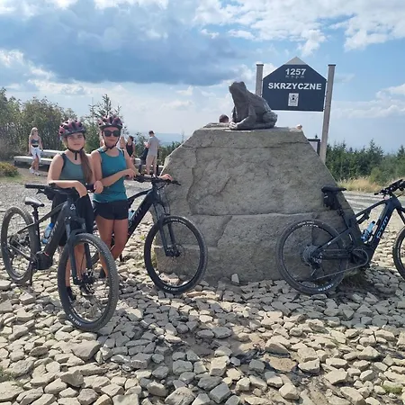 Elbrus Czyrna Wypozyczalnia Rowerow E-bike Czyrna Szkola Narciarska & Wypozyczalnia Serwis Daire