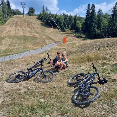 Elbrus Czyrna Wypozyczalnia Rowerow E-bike Czyrna Szkola Narciarska & Wypozyczalnia Serwis 什切尔克