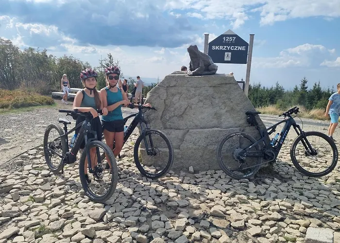 Elbrus Czyrna Wypozyczalnia Rowerow E-bike Czyrna Szkola Narciarska & Wypozyczalnia Serwis Lejlighed